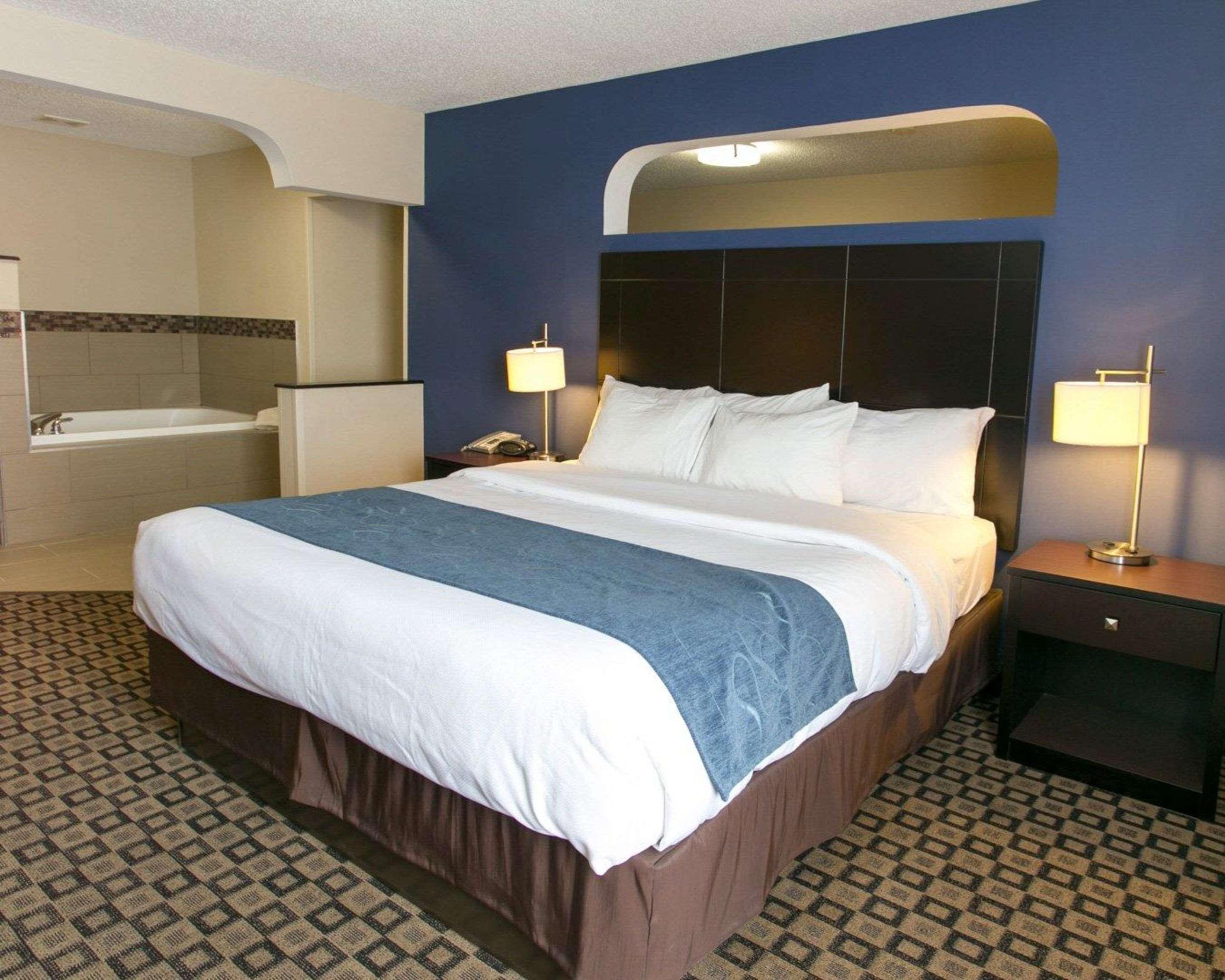 Comfort Suites Benton Harbor - St Joseph מראה חיצוני תמונה