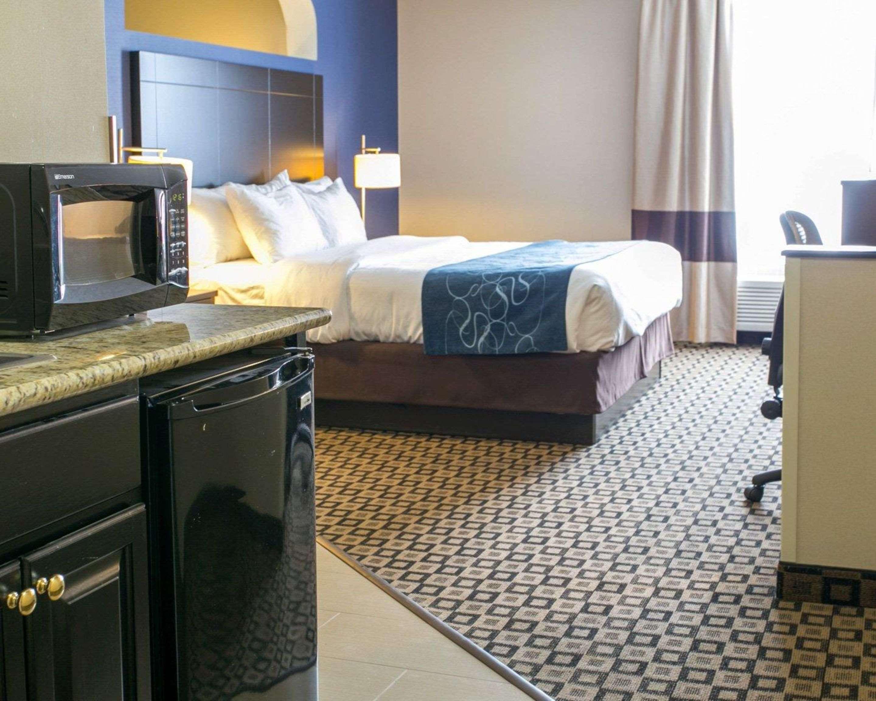 Comfort Suites Benton Harbor - St Joseph מראה חיצוני תמונה