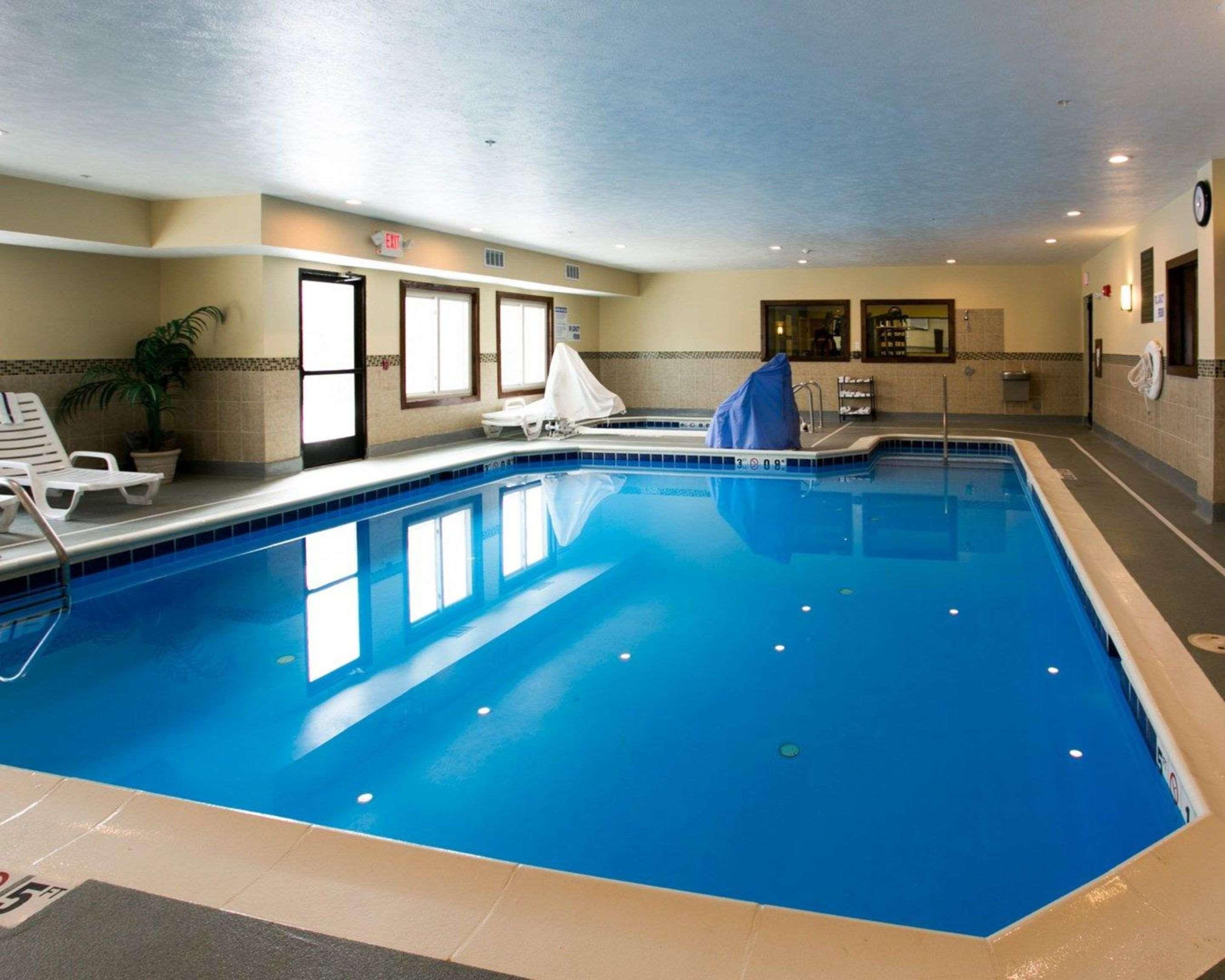 Comfort Suites Benton Harbor - St Joseph מראה חיצוני תמונה
