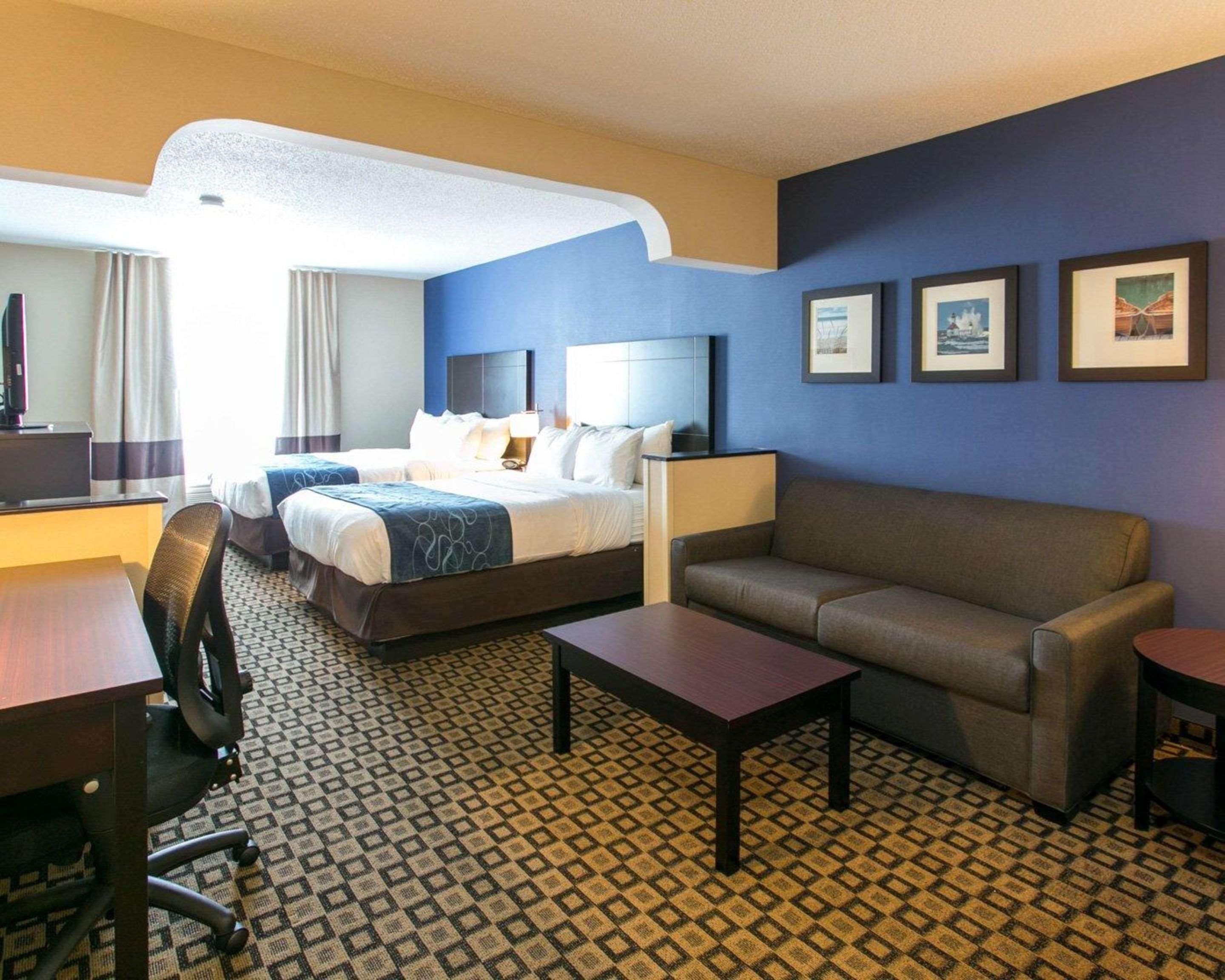 Comfort Suites Benton Harbor - St Joseph מראה חיצוני תמונה