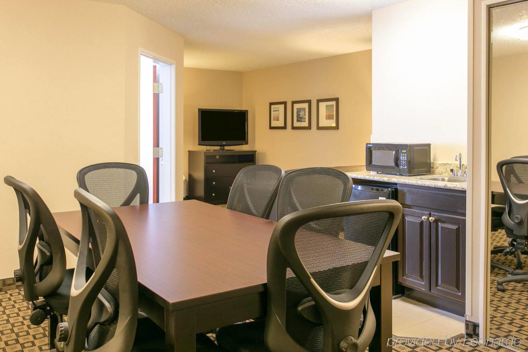Comfort Suites Benton Harbor - St Joseph מראה חיצוני תמונה